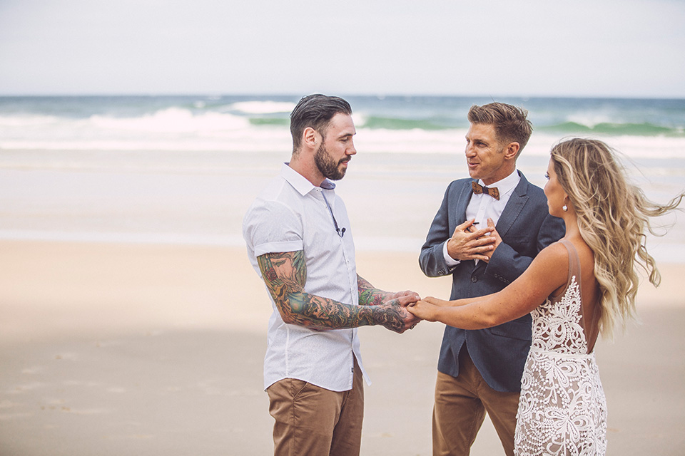 Byron Bay Marriage Celebrant - Benjamin Carlyle - Hitched In Paradise