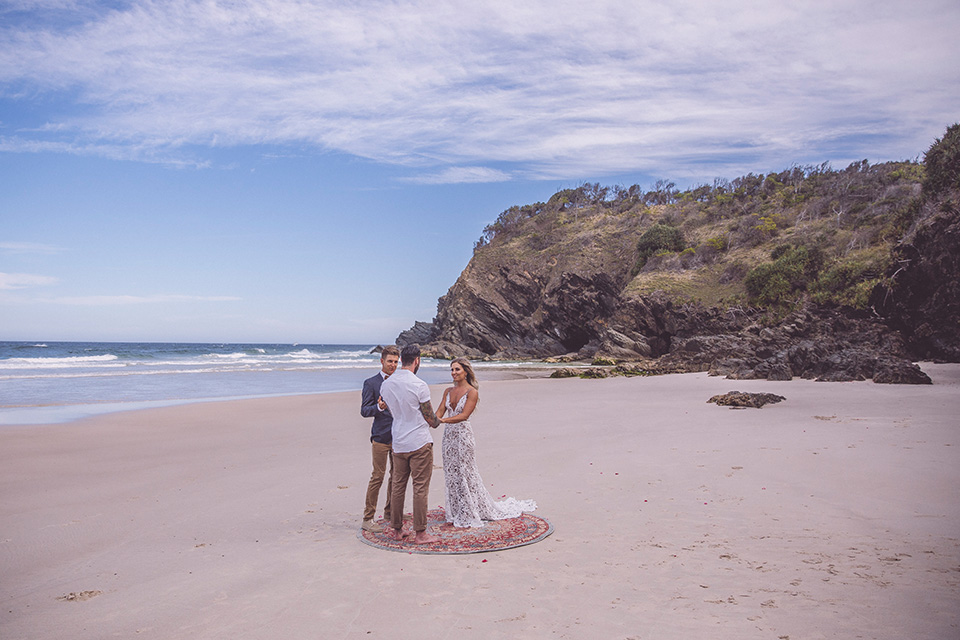 Byron Bay Elopement Celebrant - Benjamin Carlyle - Hitched In Paradise